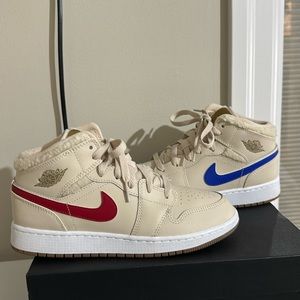 Air Jordan 1 MID